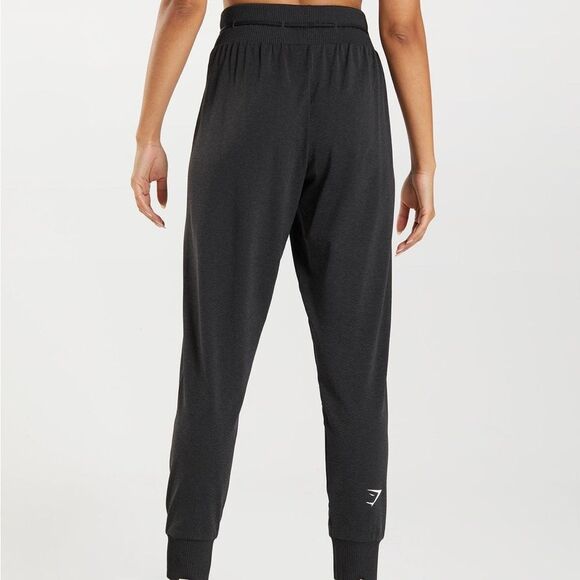 Gymshark seamless Black Joggers - Picture 2 of 8